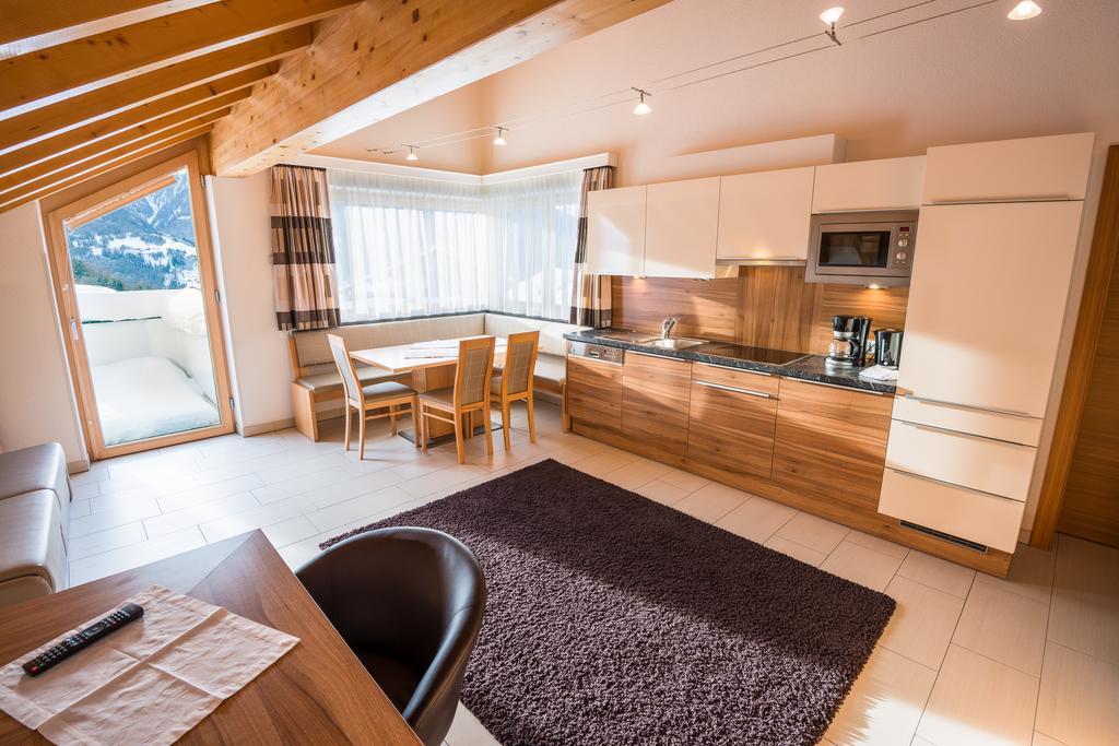 Appartements Platzl Serfaus Szoba fotó